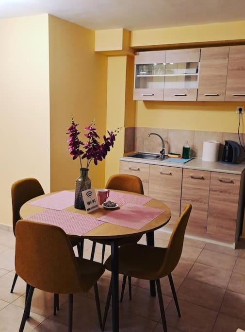 Zenia Home 1 Στην Καρδιά Της Πάτρας Bagian luar foto